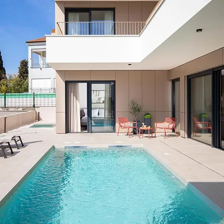 Villa Monet- Beachside Luxury With Heated Pool