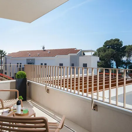 Villa Monet- Beachside Luxury With Heated Pool *