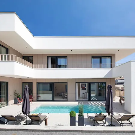 Monet- Beachside Luxury With Heated Pool * Fazana