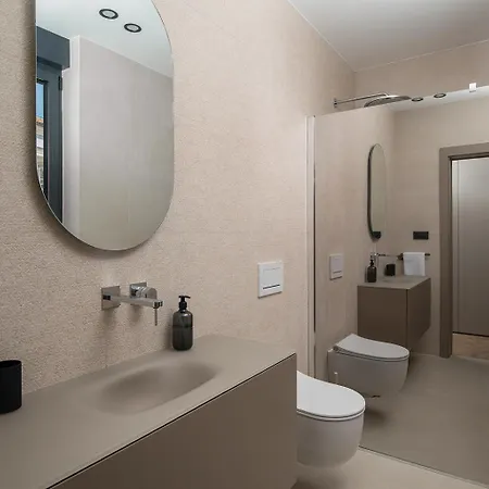 Villa Monet- Beachside Luxury With Heated Pool Fazana
