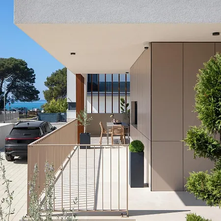 Villa Monet- Beachside Luxury With Heated Pool