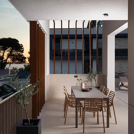 Villa Monet- Beachside Luxury With Heated Pool *