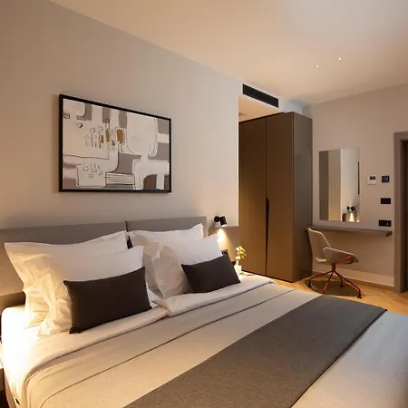 Monet- Beachside Luxury With Heated Pool * Fažana